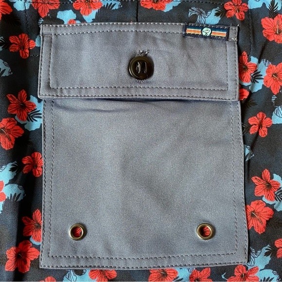 SGI THREADS Board Shorts Swim Trunks Red Floral Tropical Hibiscus Mens NWT - Picture 7 of 10